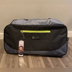 NEW Daisy Fuentes Duffle Bag